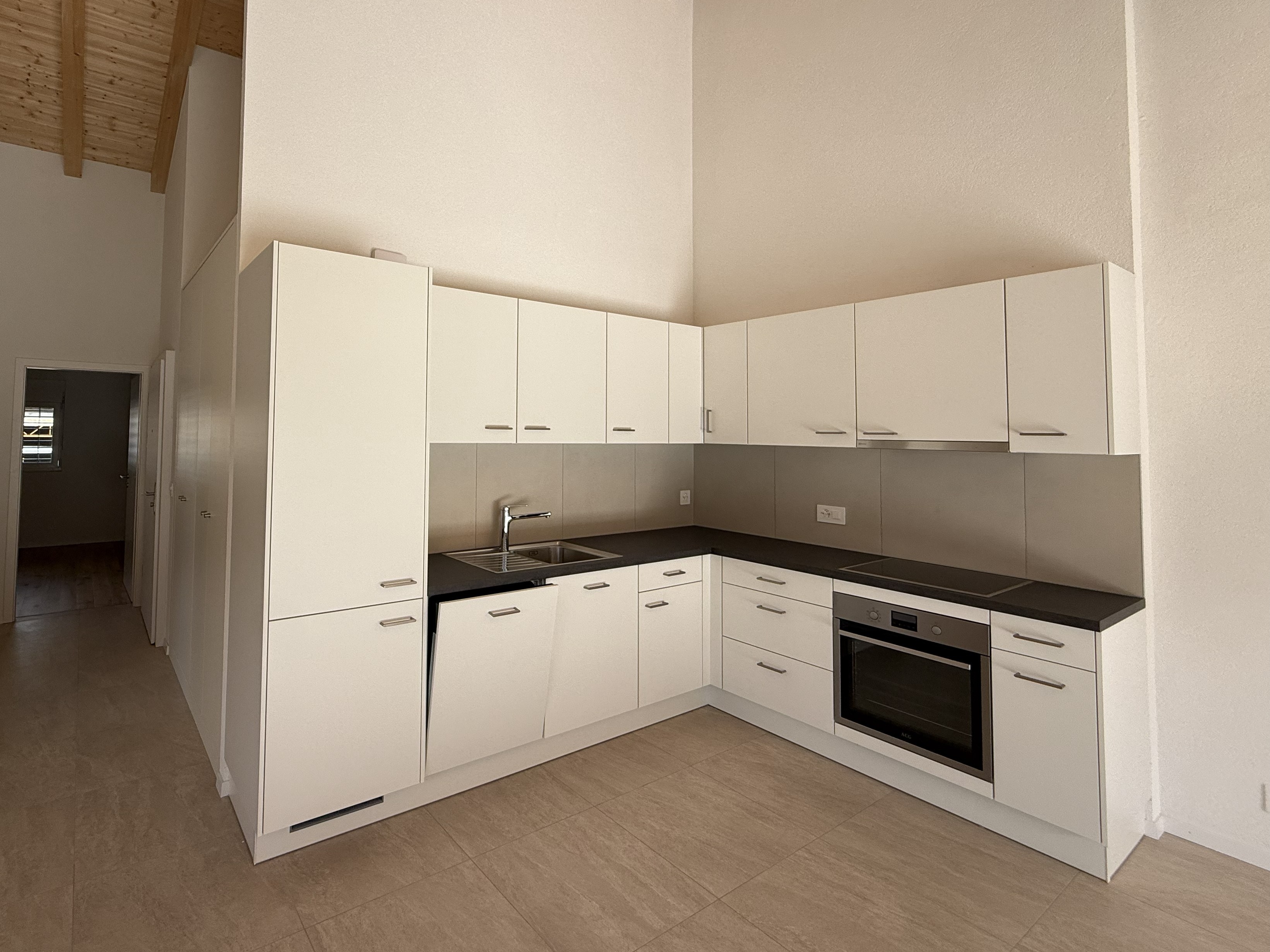 cuisine blanche attique sol carrelage